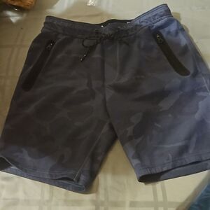 AMERICAN EAGLE MEN CAMO SHORTS M